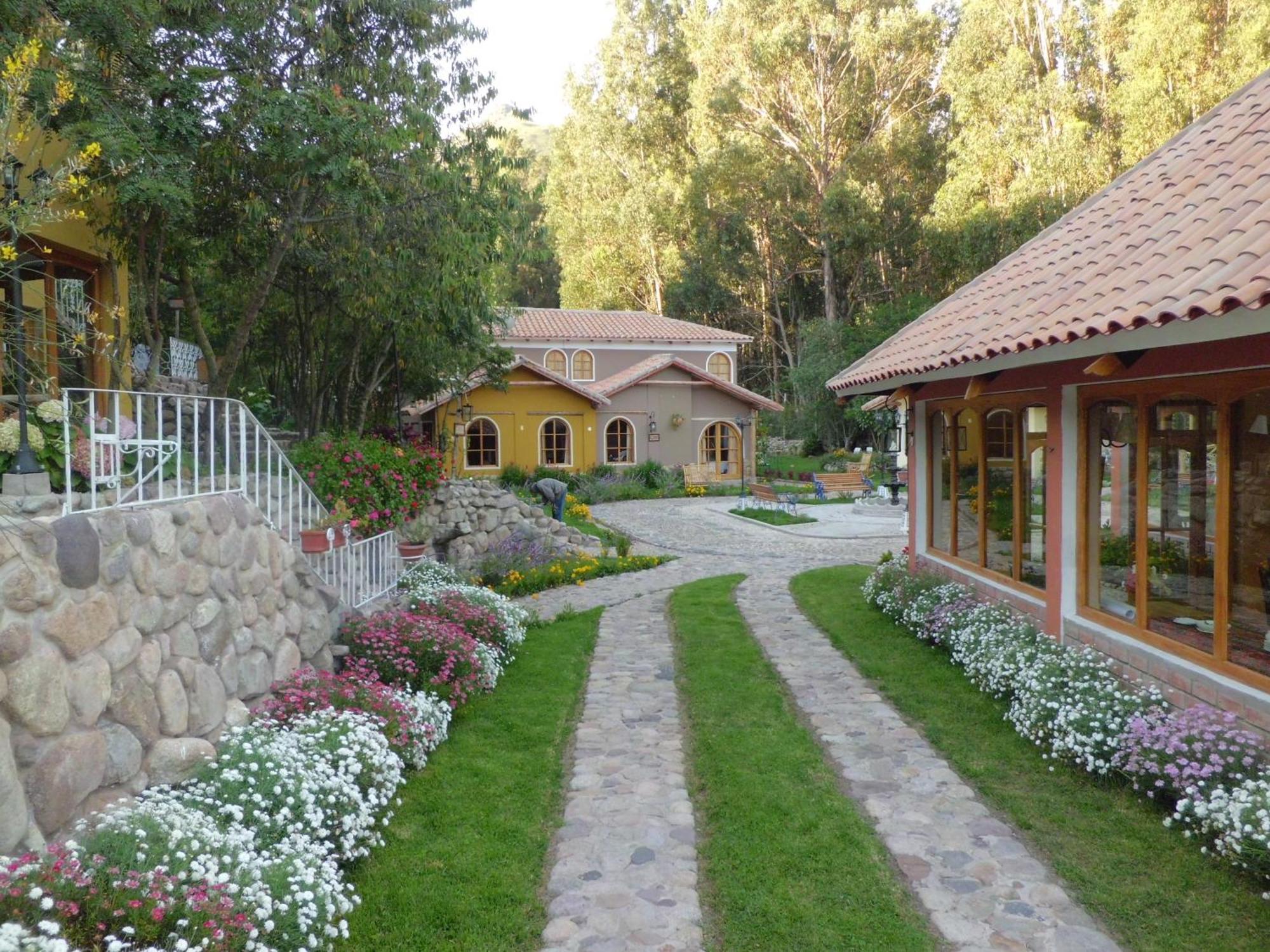 Hotel Pisonay Pueblo Urubamba Buitenkant foto